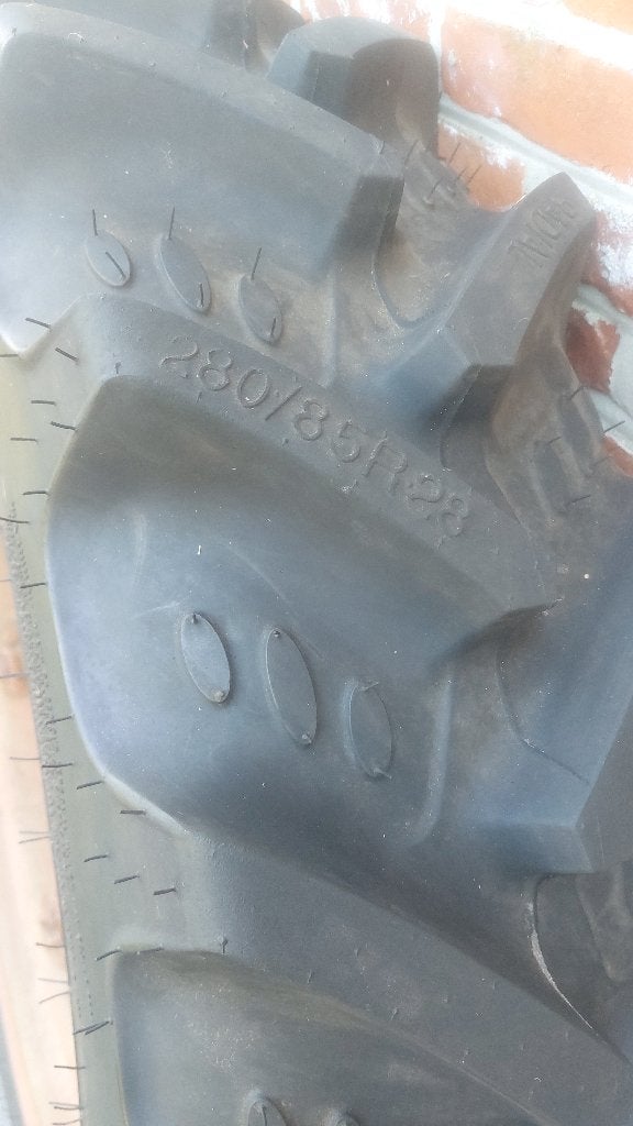 Tractorbanden NIEUW BKT 280/85 R28 (11.2 R28), Ophalen