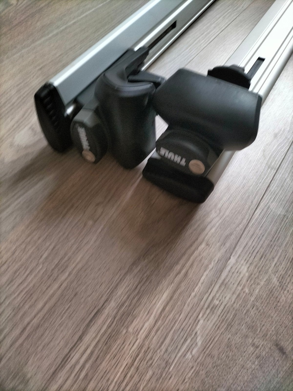 Barres de toit auto  neuves