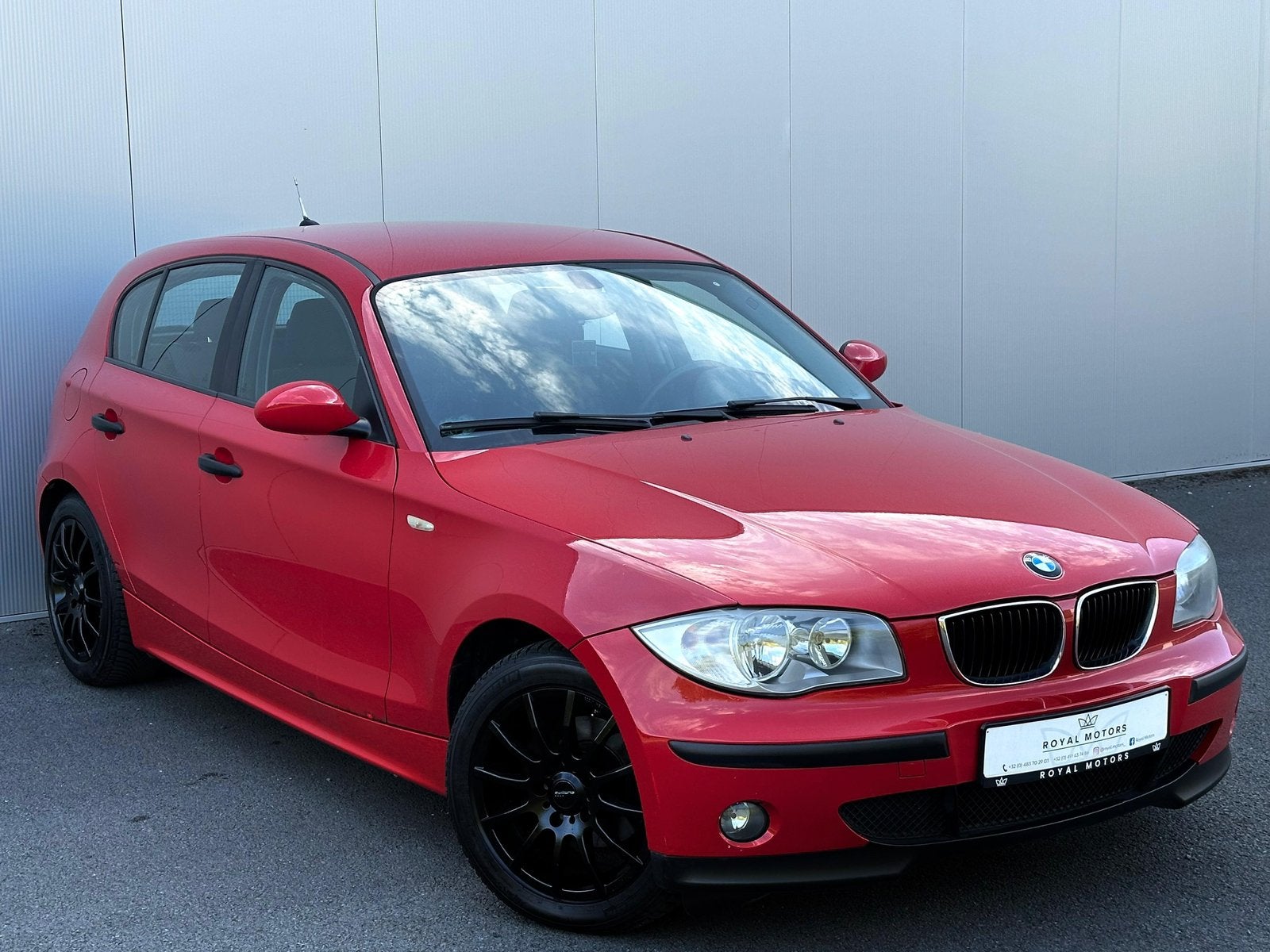 BMW 1er 116i - 140.000 km 5-deurs 10/2005 Dealer/Export, Auto's, Zwart, Bedrijf, 5 deurs, 85 kW
