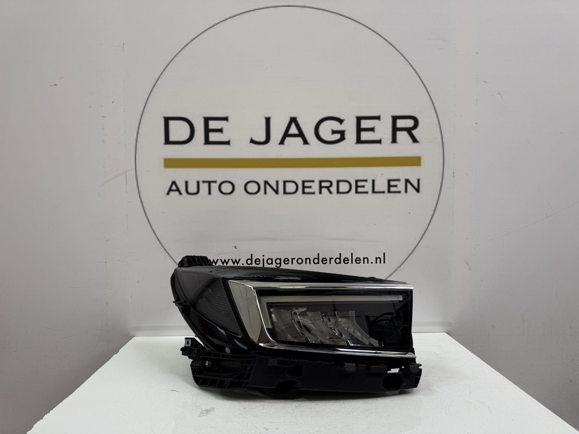 Phare avant droit LED pour OPEL GRANDLAND 9850148080 2022-, Opel Automobile GmbH, Opel, Bahnhofsplatz 1
65423  Russelsheim am Main, DE
