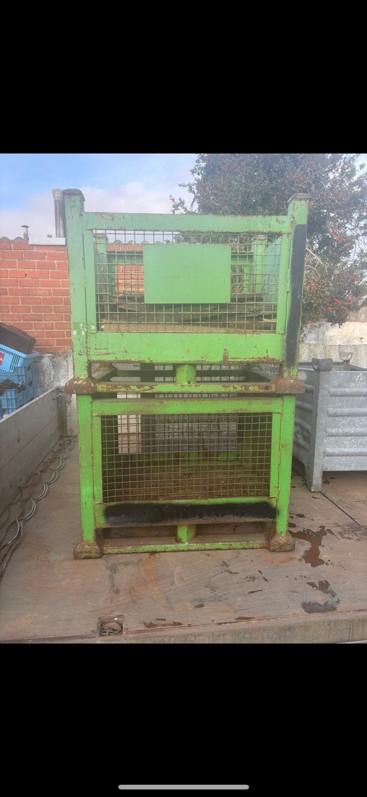 Stapelbare containercontainer 2 stuks beschikbaar, Ophalen