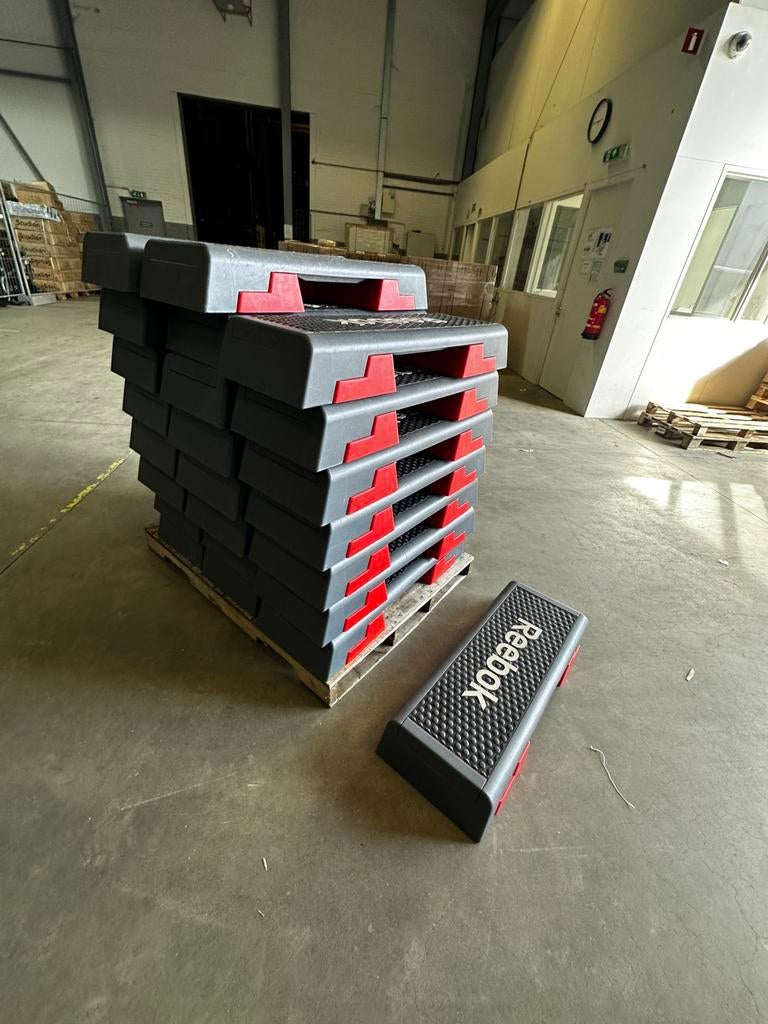 24 Reeboks Steps , 2 Reebok Deck Stepbank, Sport en Fitness, Ophalen, Gebruikt, Stepbank