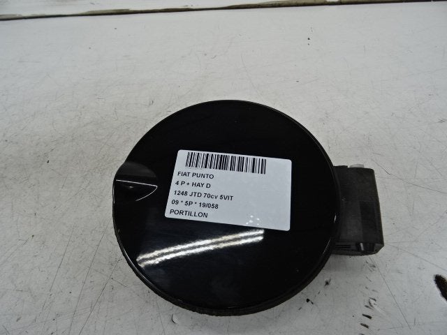 TANKKLEP Fiat Grande Punto (199) (01-2005/06-2013), Auto-onderdelen, Gebruikt, Fiat