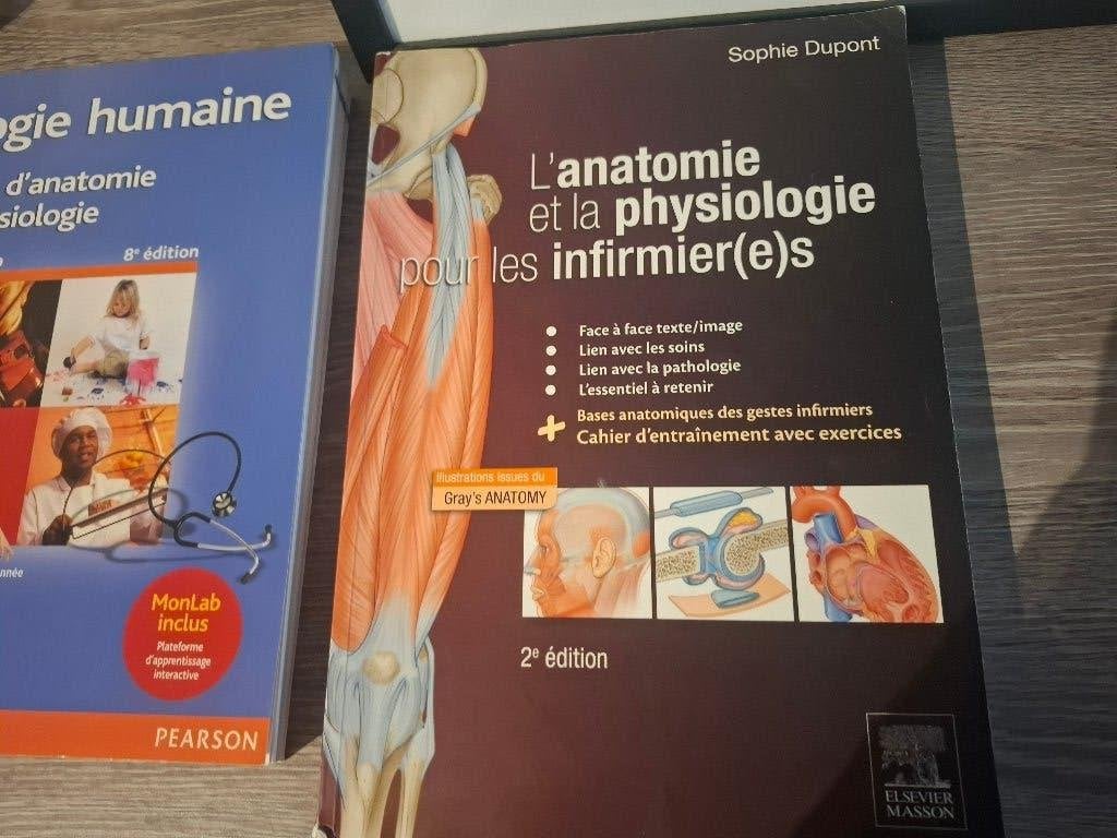 Livres médicaux et infirmiers, Enlèvement, Comme neuf