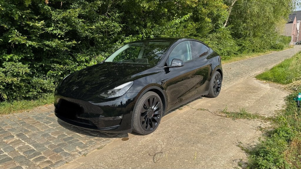 Tesla Y Performances - 25 366 km, Cuir, Achat, Entretenue par le concessionnaire, Noir