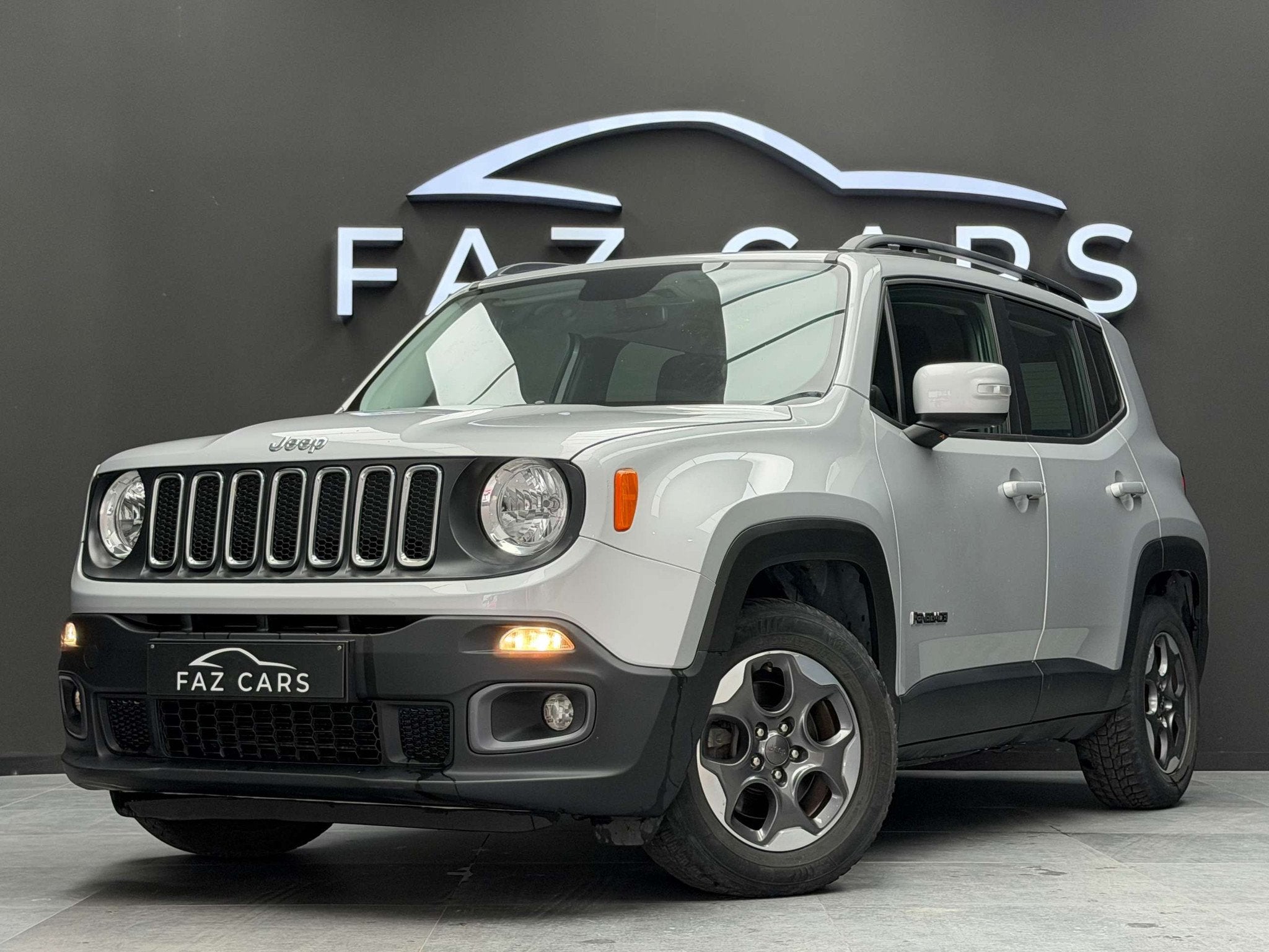 Jeep Renegade 1.6i Longitude * 1ER PROP + GPS + GARANTIE *, Auto's, Navigatiesysteem, Stof, Gebruikt, 4 cilinders