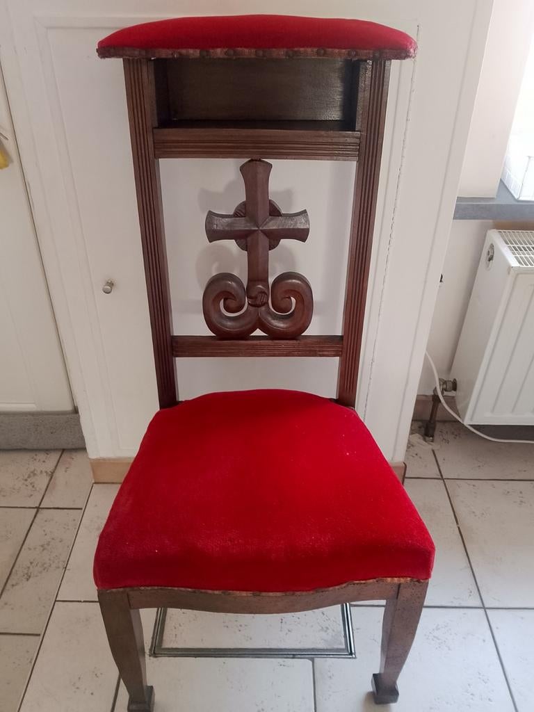 Oude kerkstoel, Van Steenkiste naamplaatje, Enlèvement