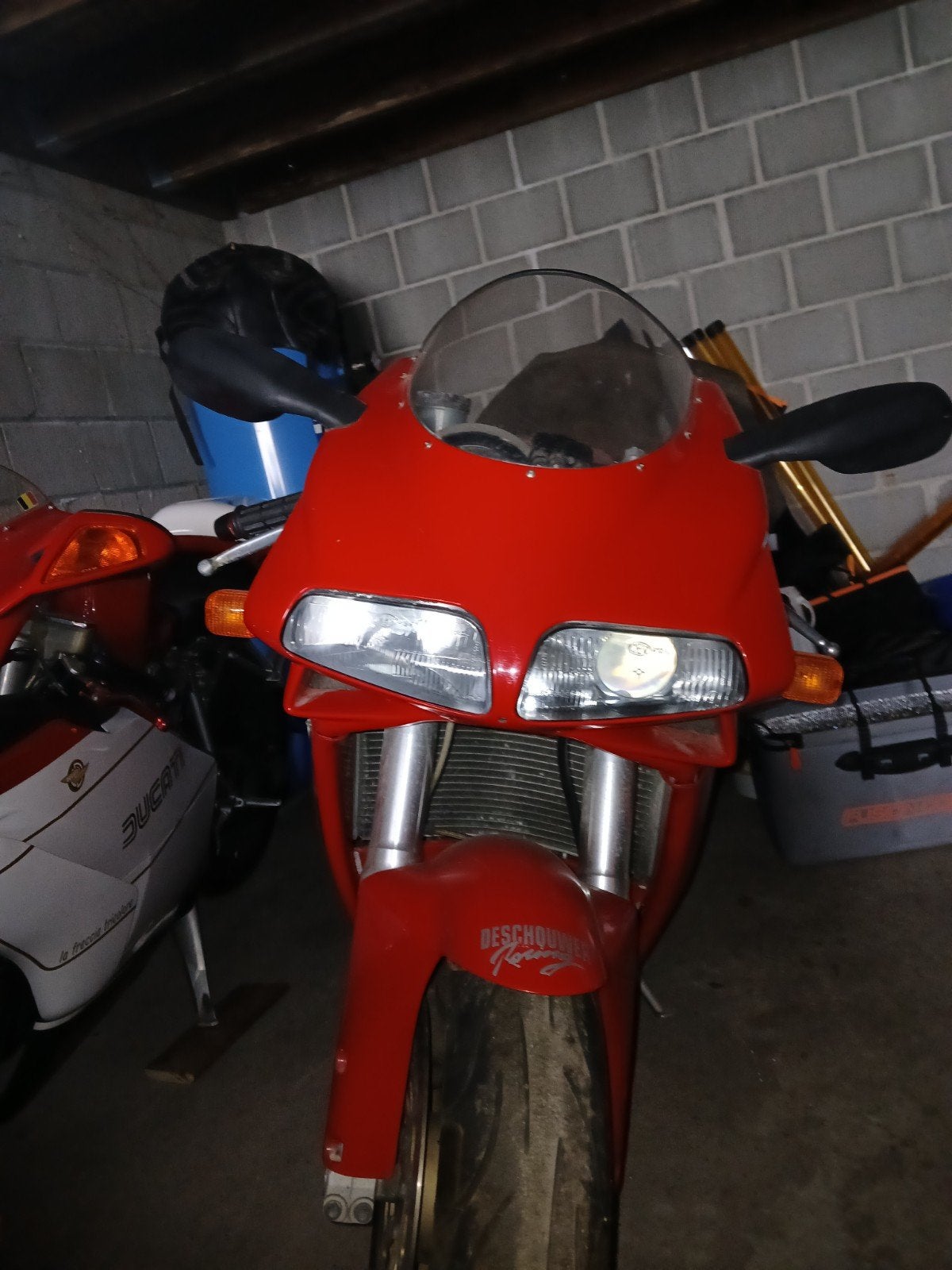 Tekoop 748E, Motoren, 2 cilinders, Occasion, Motorrijbewijs A, Super Sport