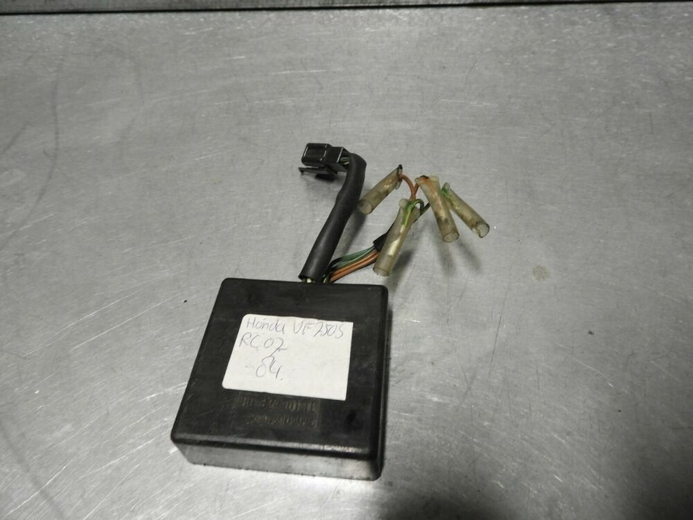 VF750S 1982 - 1983 Honda Elektrische component D1-43899, Motoren