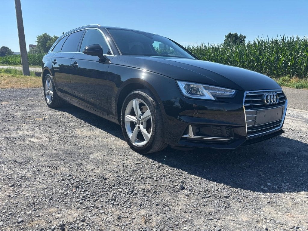 Audi A4 Avant 40 TFSI 2019 51 000 km, Autos, Détection des panneaux routiers, Achat, Euro 6, Noir