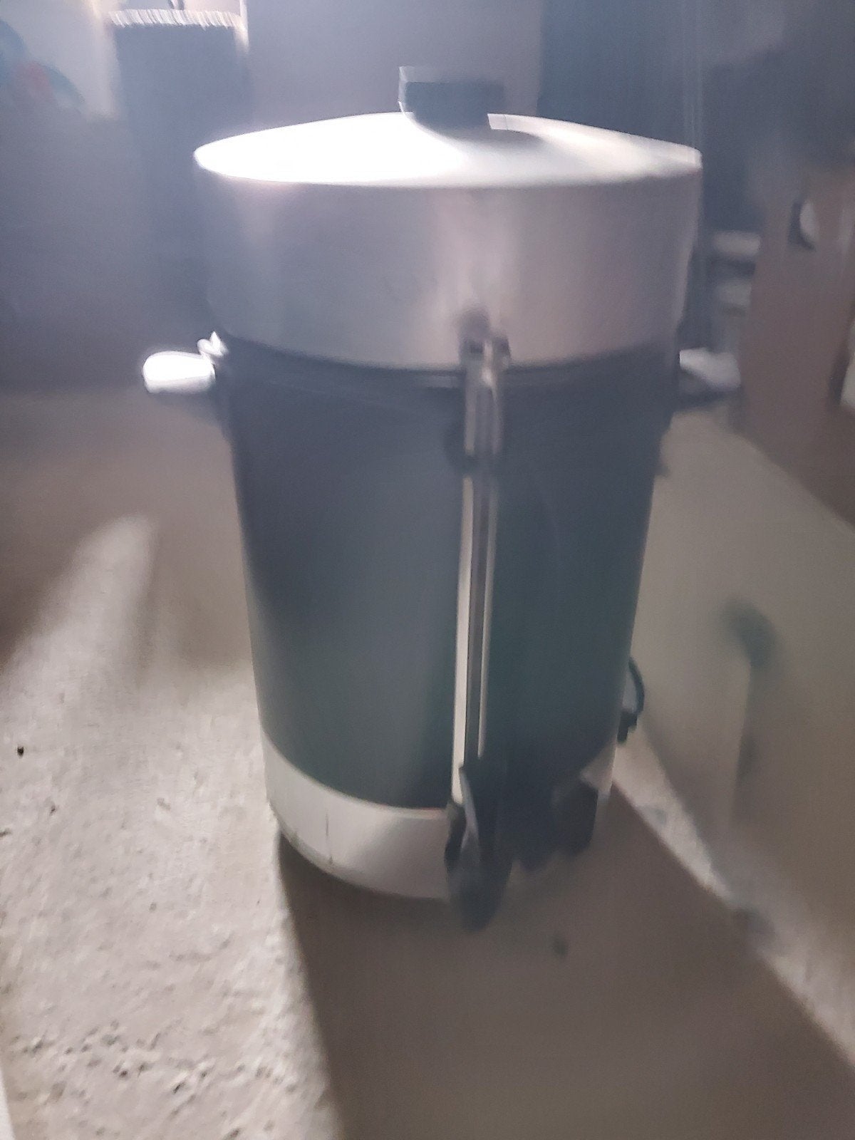 Perkulator 12 à 191 tasses, Enlèvement