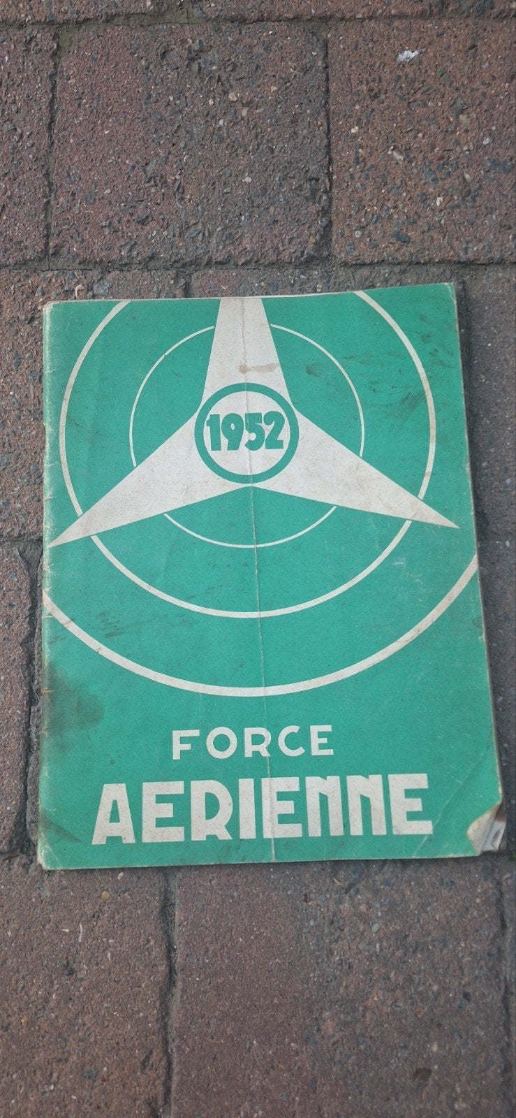 Livre Force Aérienne 1952, Collections, Enlèvement