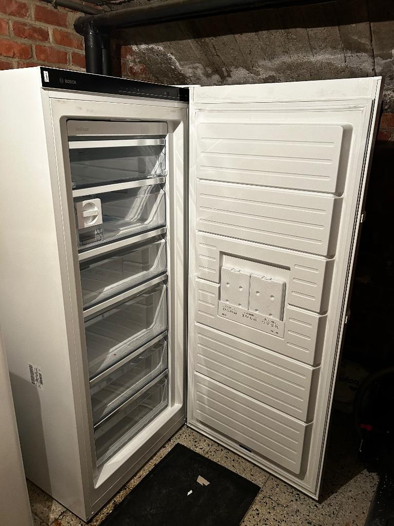 Bosch GSN51AWCV Serie 6 diepvries, Elektronische apparatuur, Koelkasten en IJskasten, Ophalen, 150 tot 200 liter, 60 cm of meer
