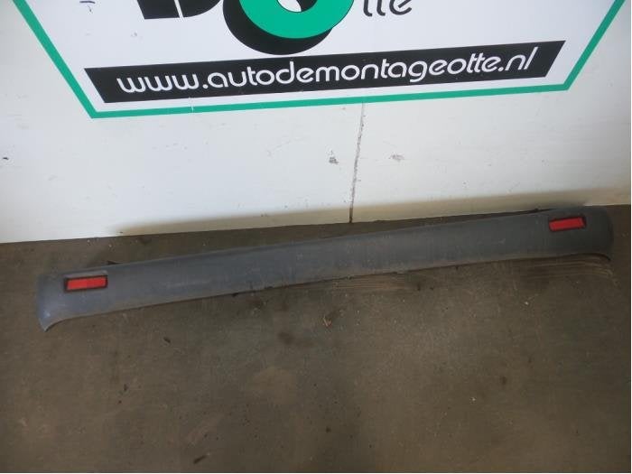 Bumperdeel midden-achter van een Opel Vivaro (Vivaro 01-), Auto-onderdelen, Gebruikt, -, -, Opel