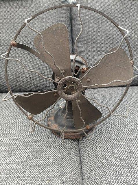 Oude ventilator, Enlèvement