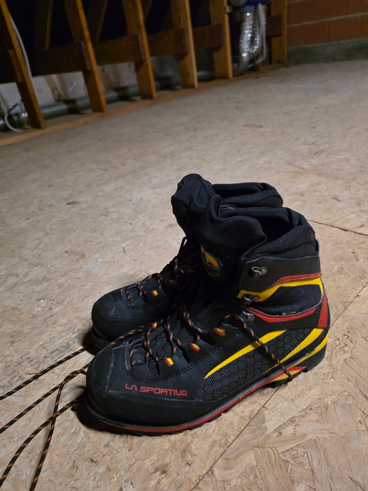 Sportiva Trango Tower Extreme GTX – maat 44, Ophalen of Verzenden, Zo goed als nieuw, Schoenen