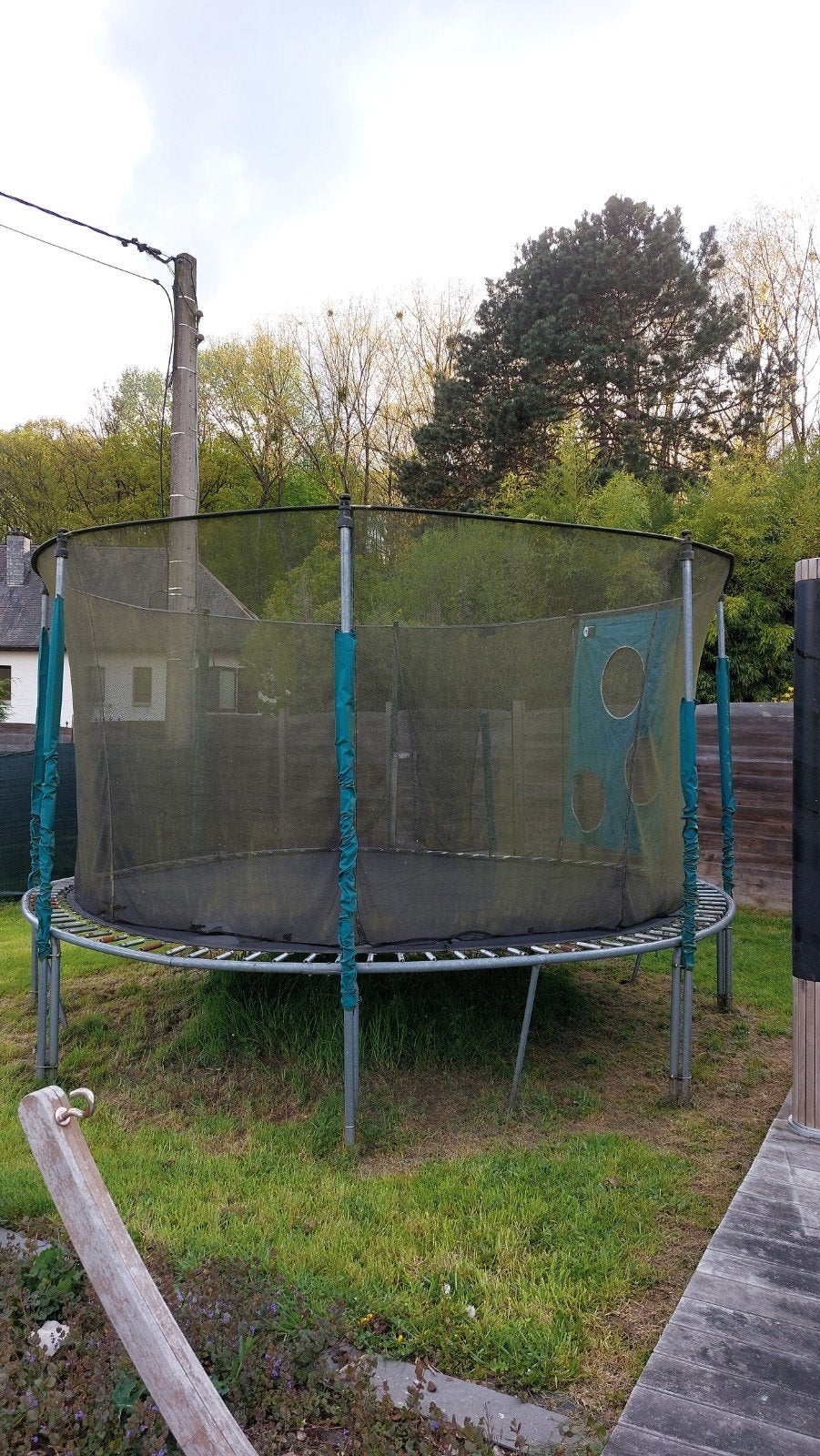Trampoline de grande dimensions, Enfants & Bébés, Jouets | Extérieur | Trampolines