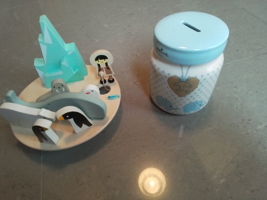 Houten Balanceerspel Poolcirkel + Hallmark spaarpot, Ophalen, Zo goed als nieuw