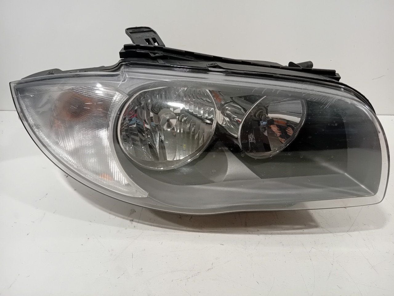 Koplamp rechts BMW 1 serie, Onderdelen@venauto.nl, Van der Ven Autorecycling B.V., Ettenseweg 76, 4706 PB Roosendaal, The Netherlands