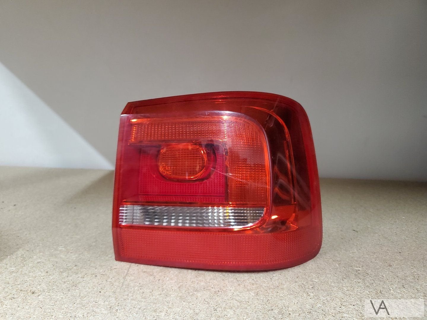 VW Touran 2010 - 2015 achterlicht rechts buiten netjes €30, Volkswagen, -, Utilisé, -