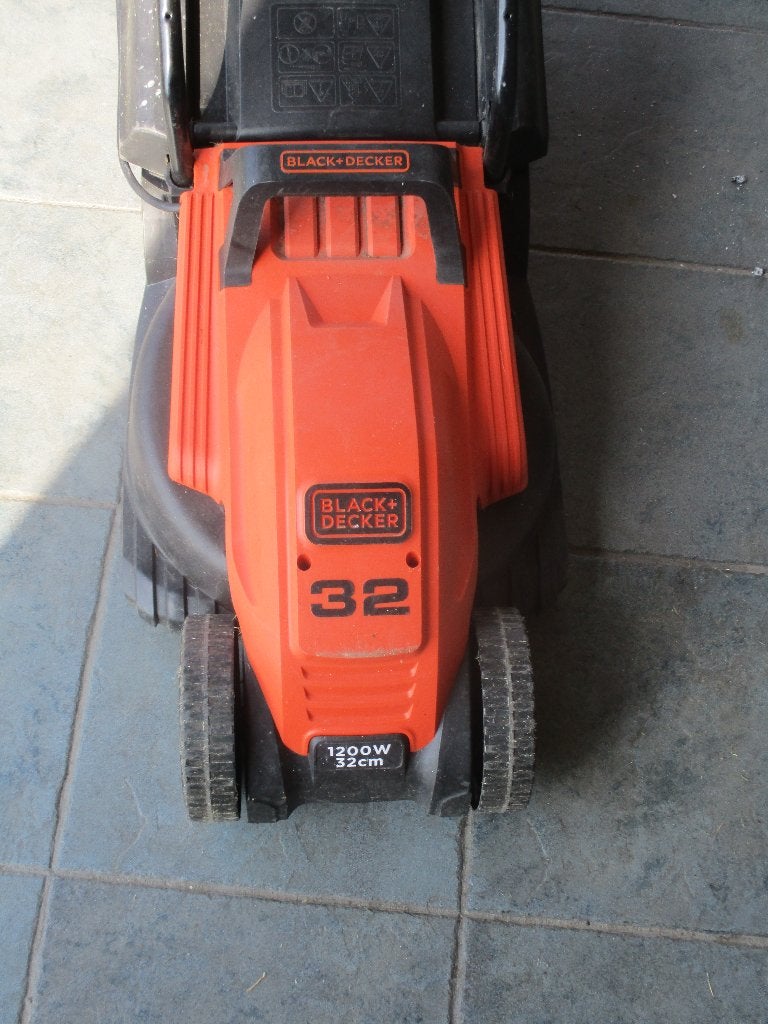 tondeuse black&decker, Démarrage électrique, Tondeuse rotative, Comme neuf, 30 à 39 cm