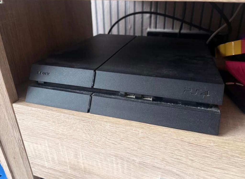 Ps4 + spelletjes, Ophalen, Zo goed als nieuw, Met 1 controller