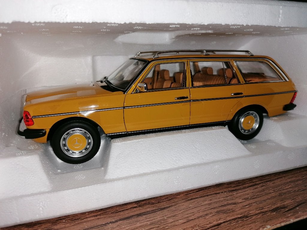Miniatuur Mercedes Benz S123 200T Norev Nieuw 1/18!, Ophalen of Verzenden, Nieuw, Auto, Norev