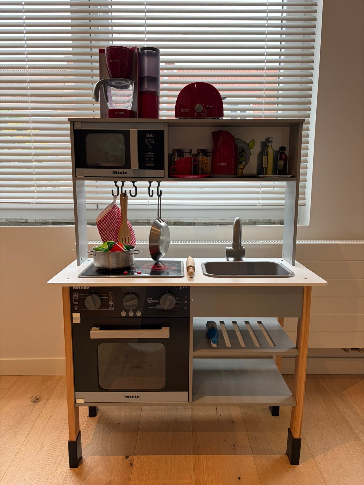 Speelkeuken Miele & speelapparaten Bosch, Ophalen, Gebruikt, Hout, Speelkeuken