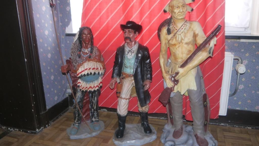 Lot de 3 statues western, Enlèvement, Utilisé, Humain
