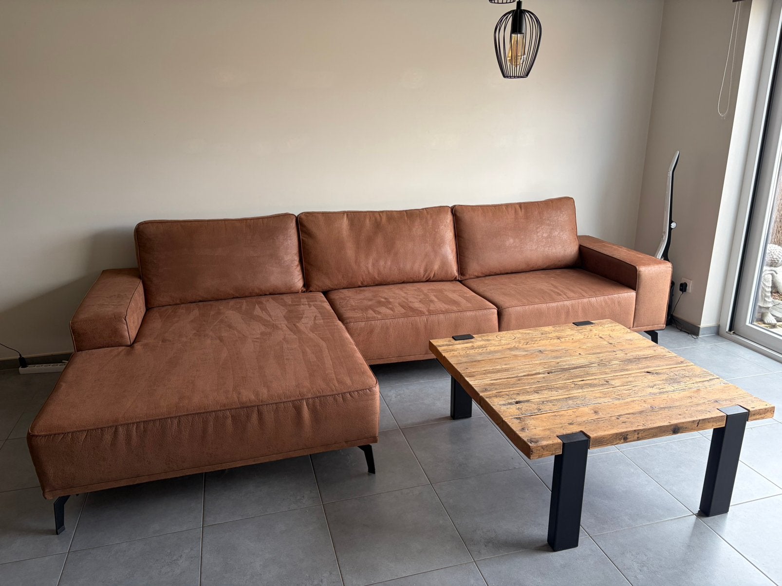 Grote cognackleurige hoekzetel met chaise longue, Huis en Inrichting, Ophalen, Gebruikt, Minder dan 75 cm, Industrieel
