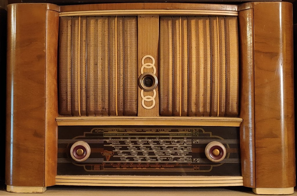 Novelty Radio Type 651 Alternatif, Ophalen