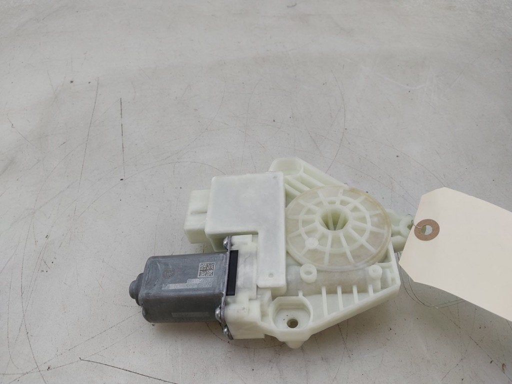 MOTEUR LEVE VITRE ELECTRIQUE Skoda Rapid (01-2012/03-2022), Utilisé, Info@skoda-auto.de, Skoda, Max-Planck-Straße  3-5
64331  Weiterstadt, DE