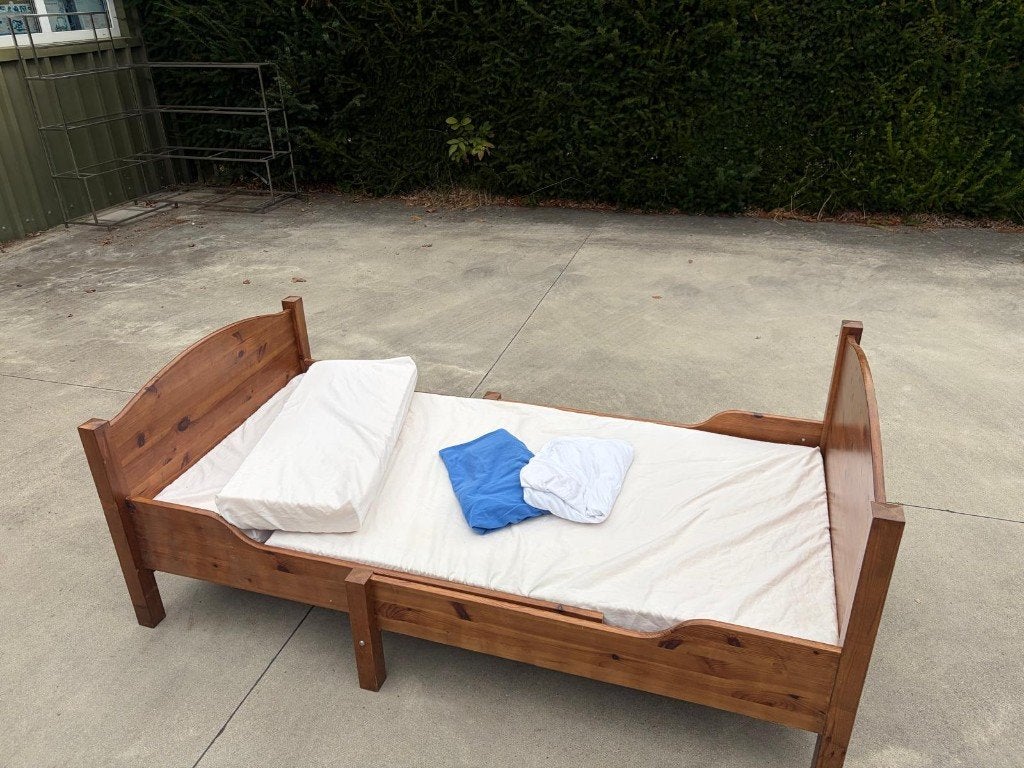 Meegroeibed Ikea, matras, matrasovertrekjes, Kinderen en Baby's, 70 tot 85 cm, Zo goed als nieuw, 180 cm of meer, Ophalen