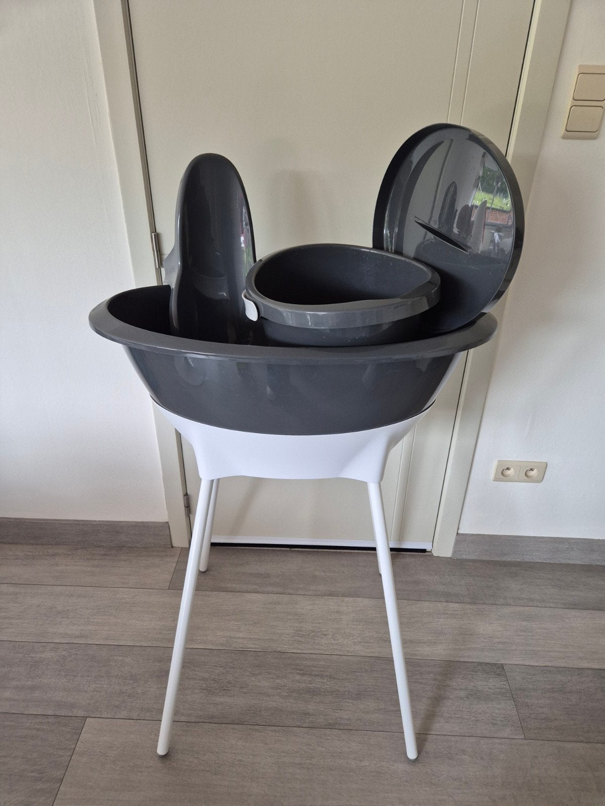 Luma babybad inzet en tummytub/luieremmer., Kinderen en Baby's, Badjes en Verzorging, Ophalen, Luieremmer