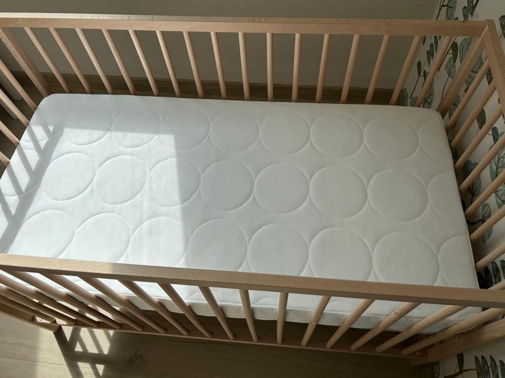 Babybedje incl. nieuwe matras, Kinderen en Baby's, Ophalen, Zo goed als nieuw