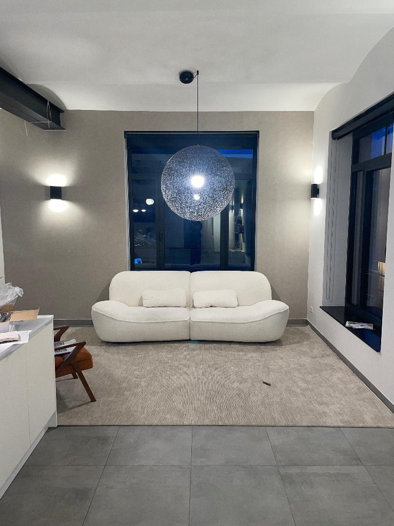 New designer couch (3 months old), Huis en Inrichting, Zetels | Zetels, Ophalen, 250 tot 300 cm, Nieuw, 75 tot 100 cm