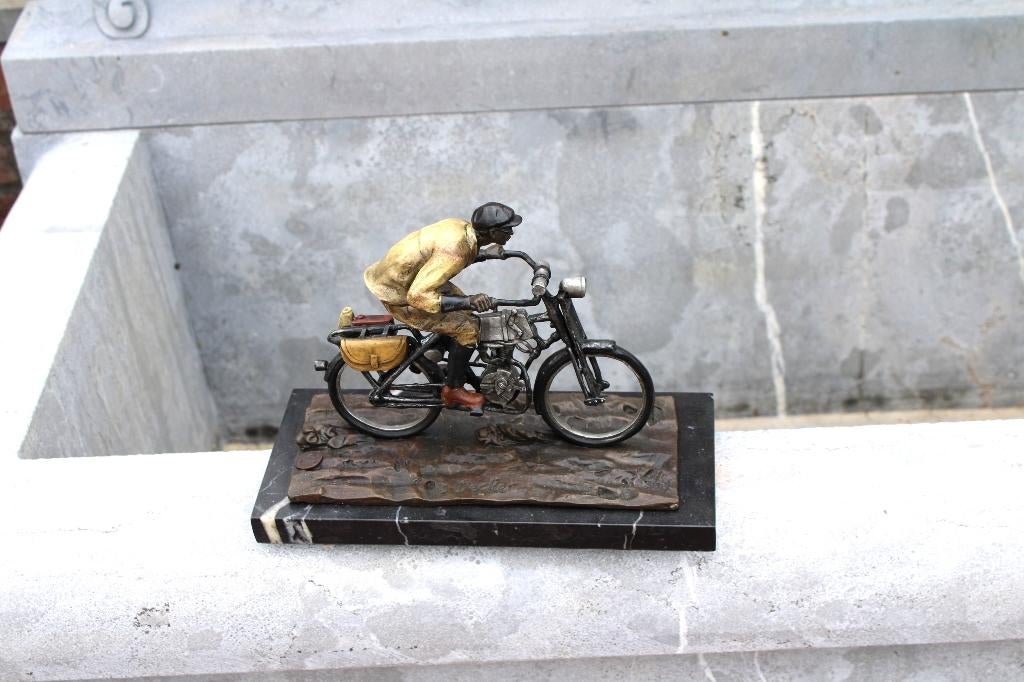 l homme sur une moto vintage bronze signé, DECKER, Enlèvement ou Envoi, Bronze