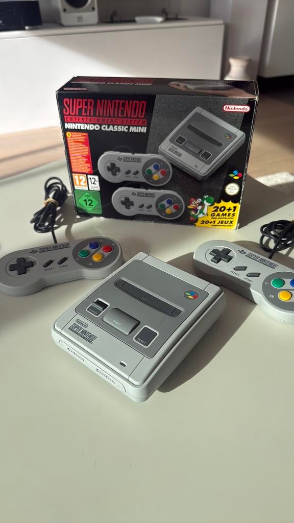 Super Nintendo Classic Mini + 21 spellen, Games en Spelcomputers, Ophalen, Zo goed als nieuw