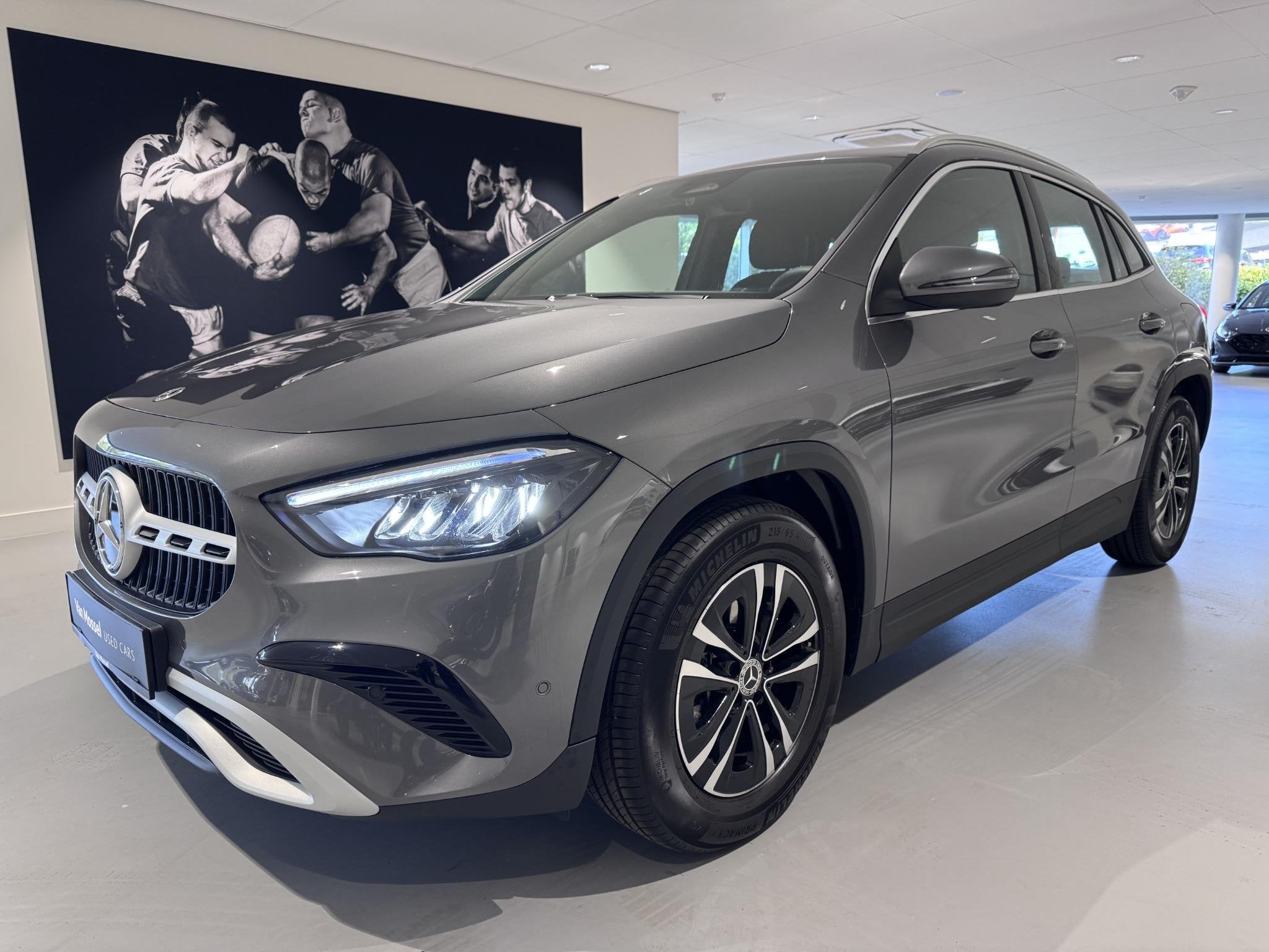 Mercedes-Benz GLA 180 Business Line (automatique), Autos, 100 kW, Argent ou Gris, Achat, Entreprise