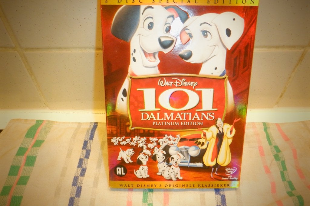 DVD 2 DISC Special Edition  101 Dalmatians Platinum Edition., Tekenfilm, Nederlands, Ophalen of Verzenden, Zo goed als nieuw