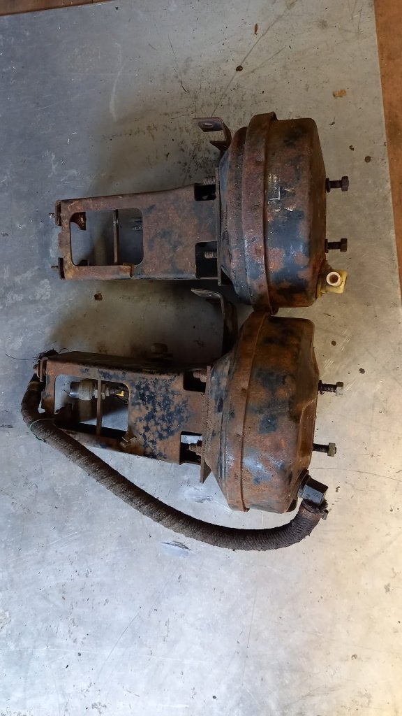 Servomoteur de frein BMW 1502/ 2002 avec support de montage, Enlèvement, BMW