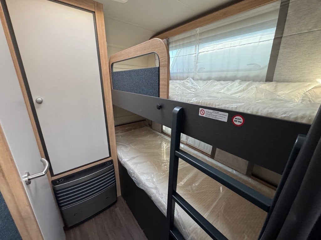 Knaus Sport 500 KD, Caravans en Kamperen, Vast bed, 7 tot 8 meter, Bedrijf, Treinzit