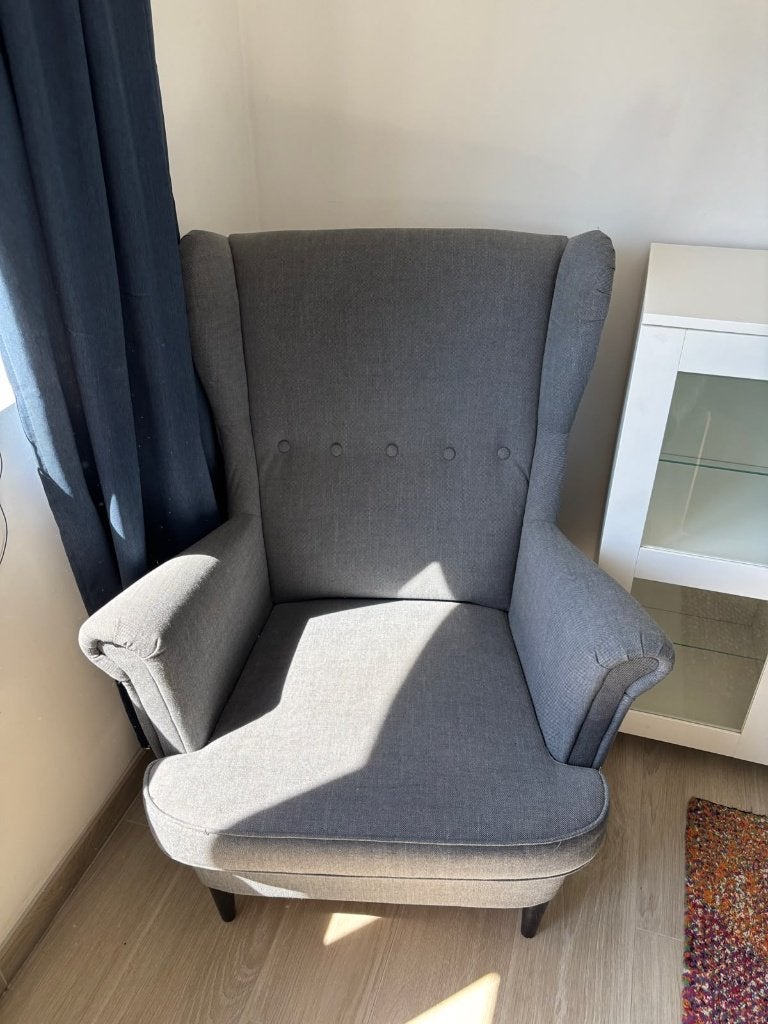 STRANDMON Oorfauteuil, Huis en Inrichting, Hout, Gebruikt, 75 tot 100 cm, 75 tot 100 cm