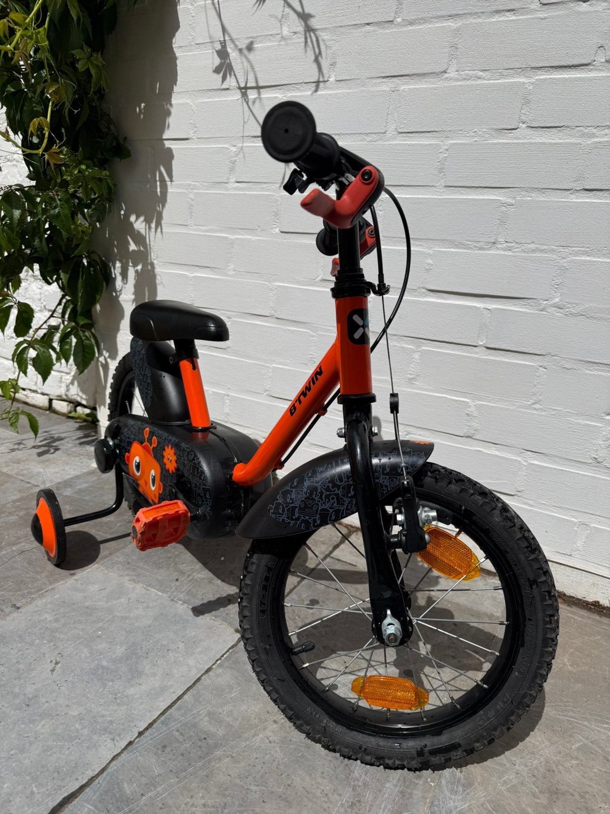 Btwin kinderfiets 14 inch met afneembare zijwieltjes, Fietsen en Brommers, Ophalen, Zo goed als nieuw, Zijwieltjes