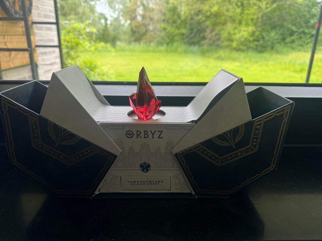 Tomorrowland box - 2025, Collections, Envoi, Comme neuf