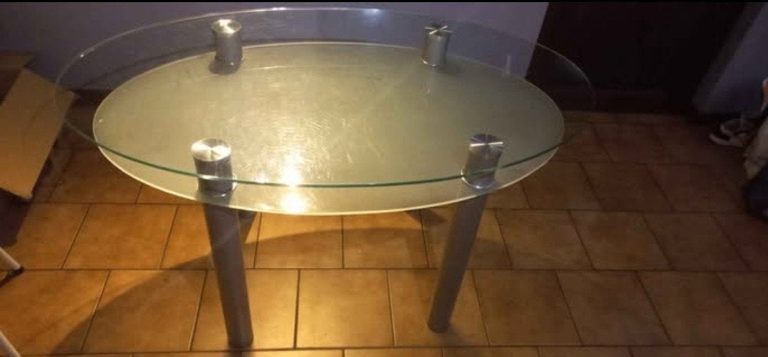 Table moderne en verre, Maison & Meubles, Comme neuf, Verre, Enlèvement, Ovale