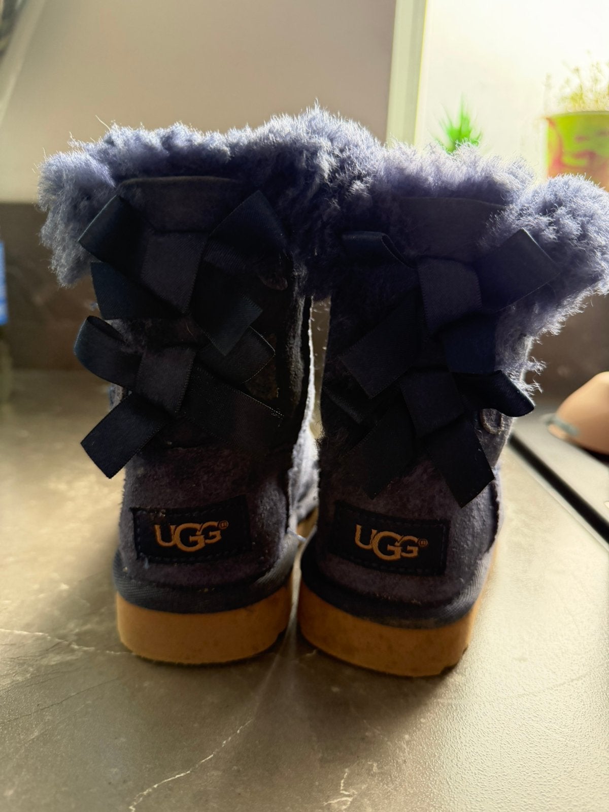 UGG laarzen 23,5, Kleding | Dames, Wintersportkleding, Ophalen, Zo goed als nieuw
