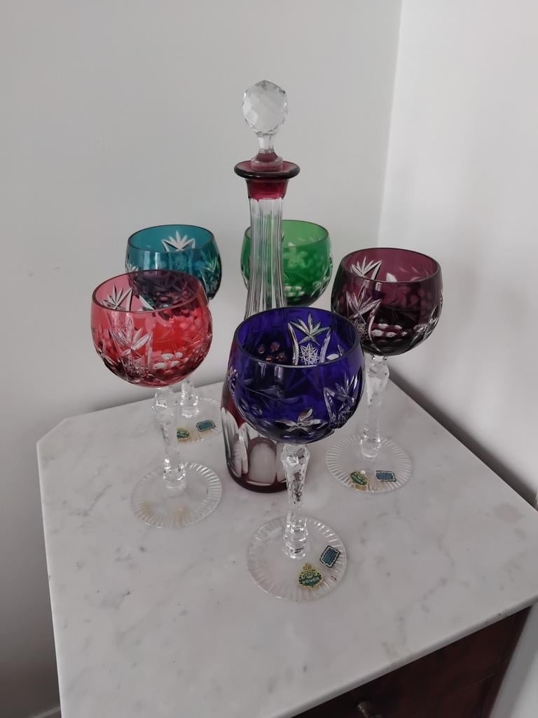 Een Set Van 5 gekleurde Wijn kristalen glazen+Karaf., Ophalen of Verzenden