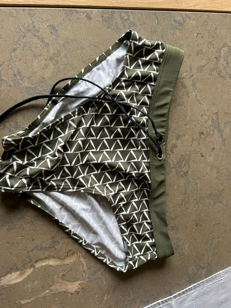 Zwembroek Hom xl, Kleding | Dames, Badmode en Zwemkleding, Ophalen of Verzenden, Zo goed als nieuw