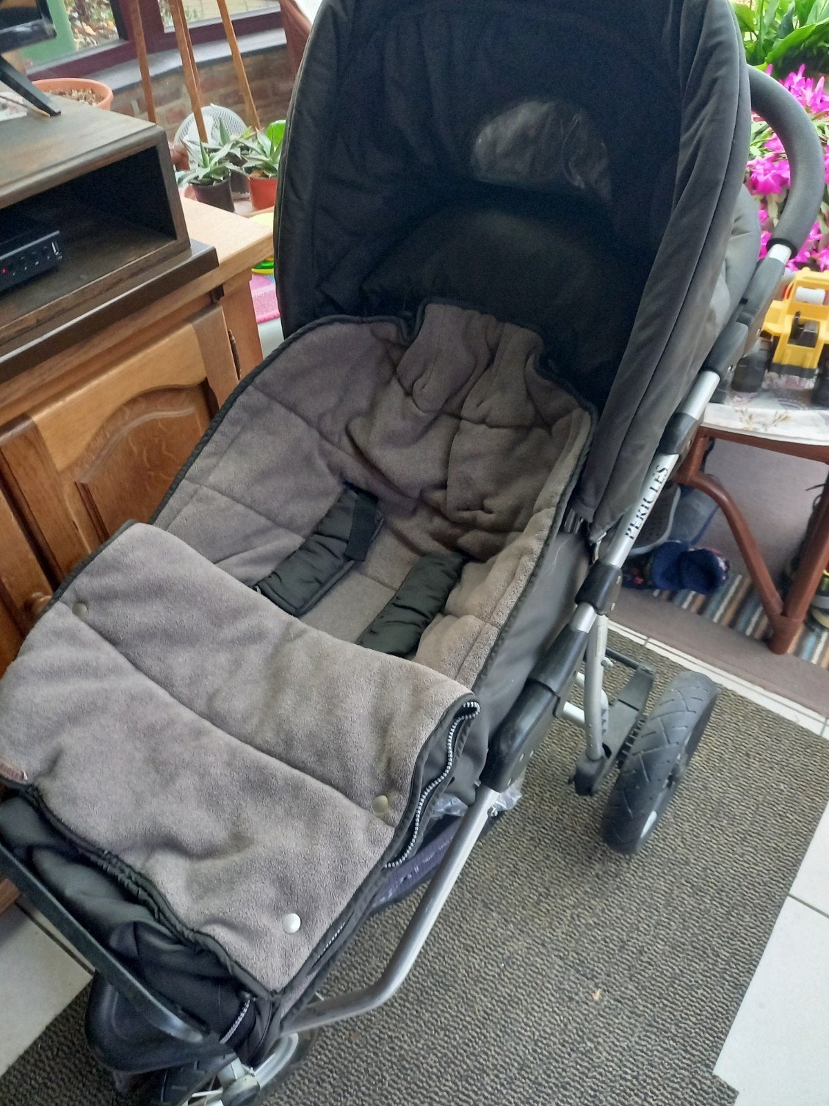 buggy met toebehoren in goede staat, Ophalen